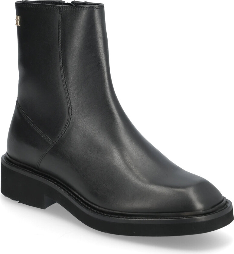 Th Square Toe Leather Bootie - Black - 40