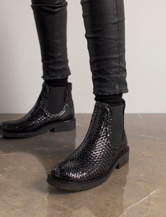 Booties - Flat - With Elastic - Black - 40.5