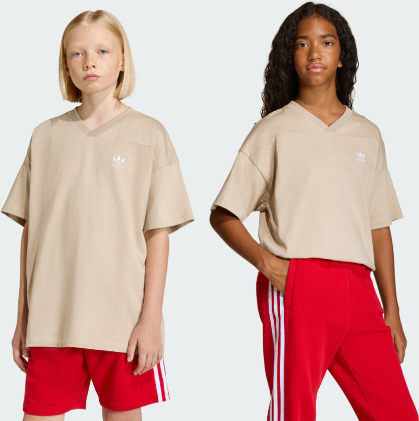 OVERSIZED CUTLINE T-SKJORTE