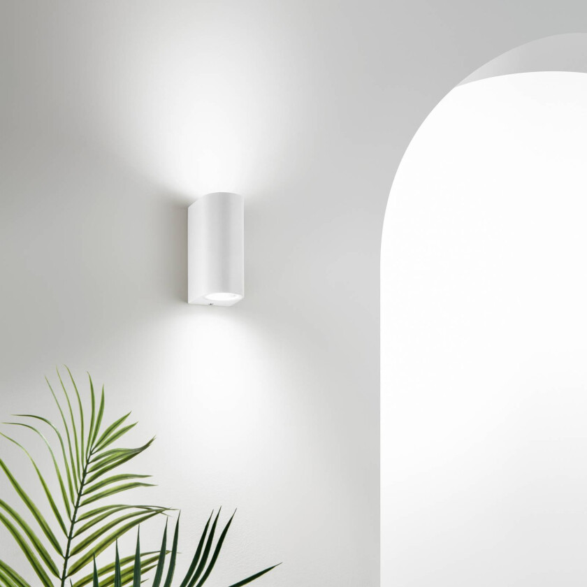 Utendørs vegglampe ONE, hvit, høyde 13 cm, metall IP54, 2 lyskilder