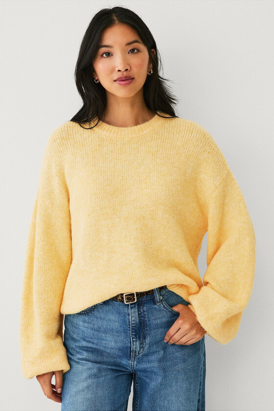 Strikket genser med ballongermer - Gul