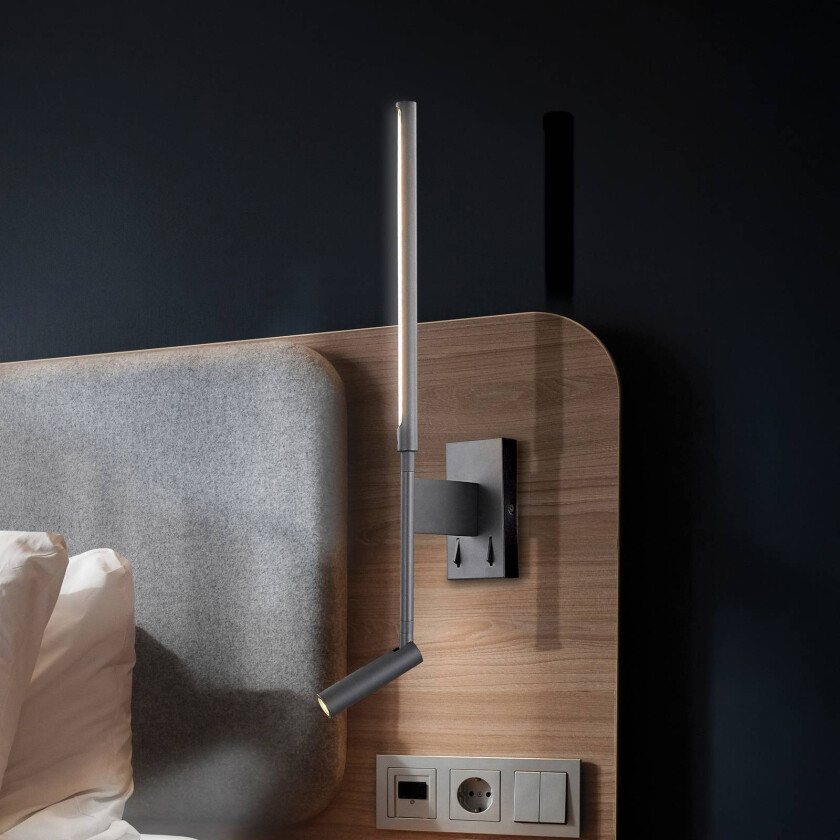 LED-vegglampe Nido, svart, høyde 51 cm, metall