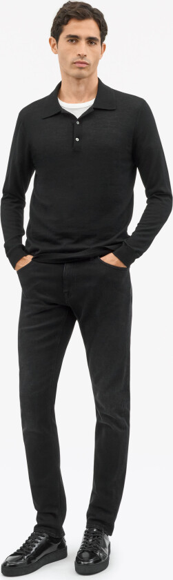 Des Slim-Straight Jeans