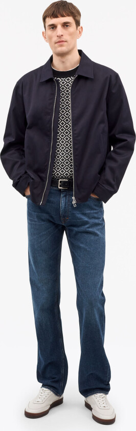 Des Slim-Straight Jeans