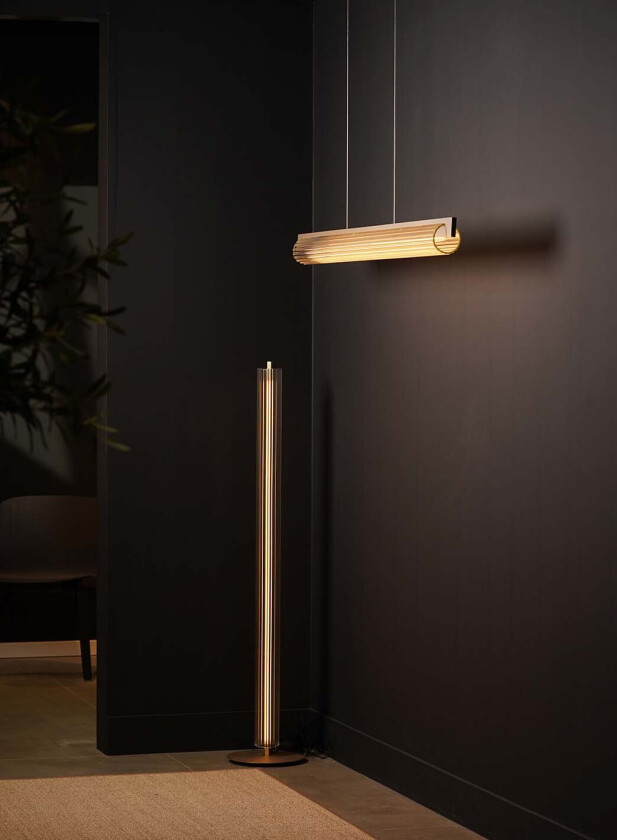 Lirra gulvlampe H127 - mørk kaffe