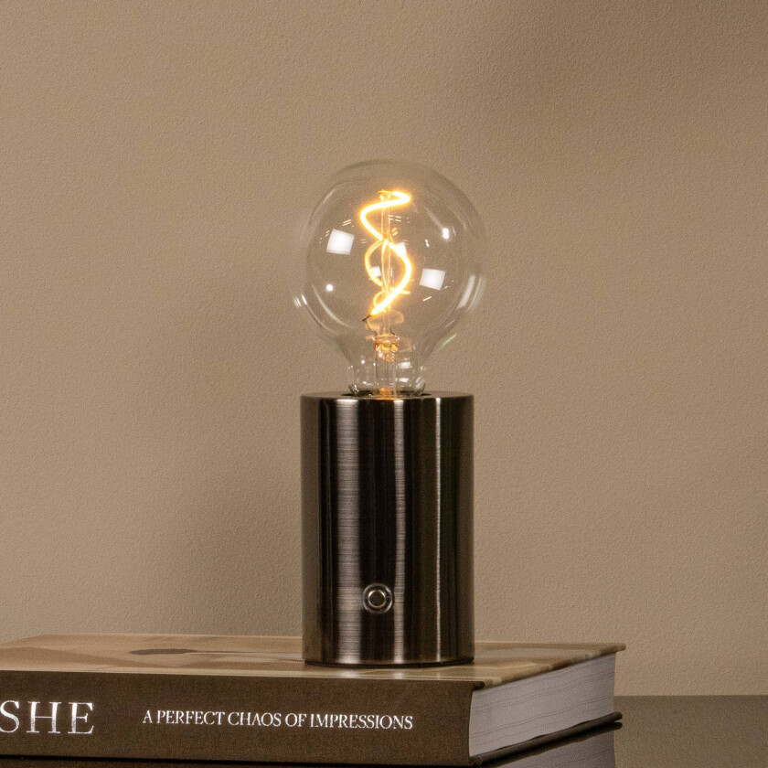 Akkudrevet bordlampe Vivo, svart-krom, høyde 22 cm, metall