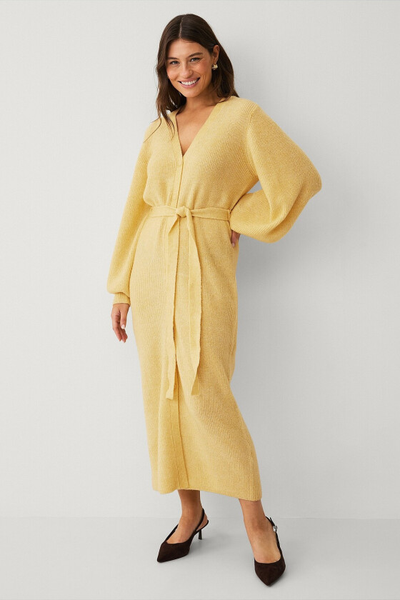 Strikketkjole med lange ermer - Gul