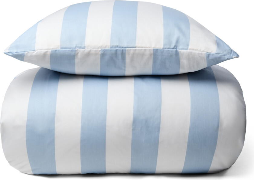 Sengetøy i 100% myk og luksuriøs bomullssateng - 140x220 cm - Vakre lyseblå striper - Nordic Stripe sengesett fra By Night