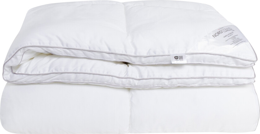 Bambus king size dyne 240x220 cm - Allergivennlig helårsdyne med ekstra myk dunfiber og 100% bambus bolster - Nordstrand Home
