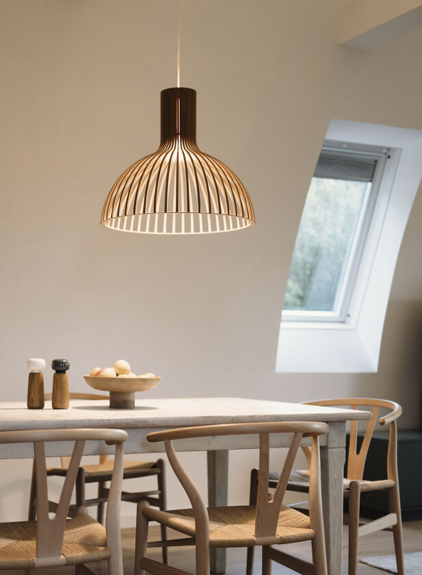 Victo 4250 taklampe 5 meter ledning Ø56 - valnøtt