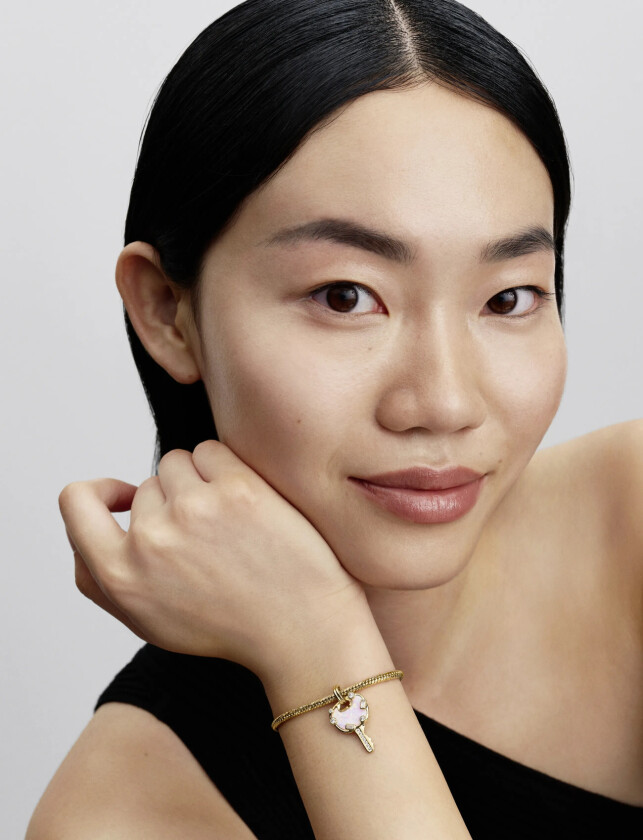 Bilde av Opalescent Pink Love Key Large Dangle Charm - Gold - ONE SIZE