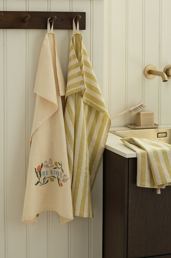 Kjøkkenhåndkle Elly Classic Stripe i resirkulert halvlinne 2-pakning - Grønn