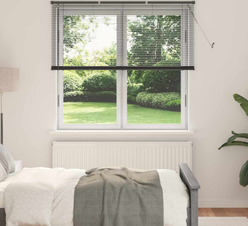 Bilde av Venetiansk persienne Justerbar Sølvgrå 150 x 130 cm PVC