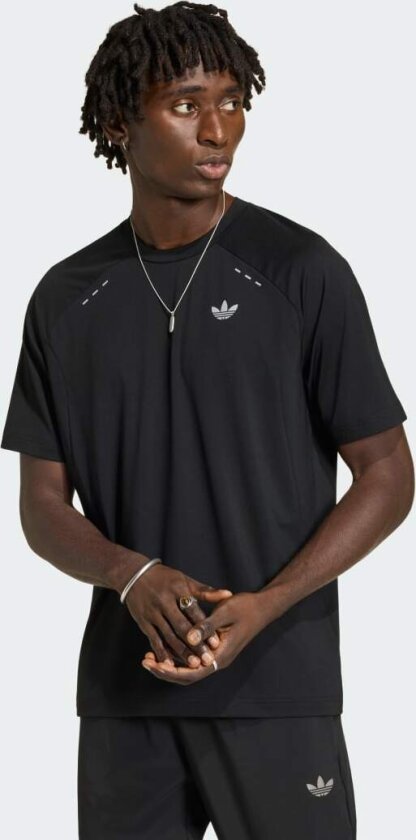TECH TREFOIL ESSENTIALS POLYESTER T-Shirt