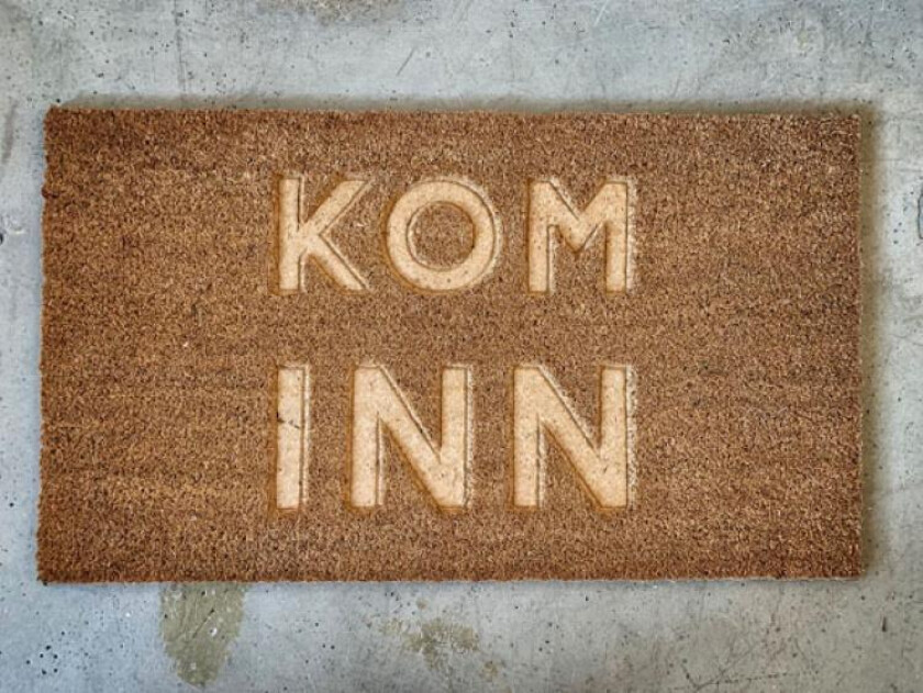 Dørmatte "Kom Inn" (gravert)