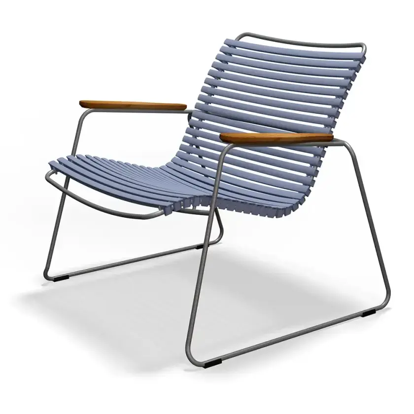 Click Roomy lounge chair Pigeon blue. Frame: Grey. Armrest: Bamboo
