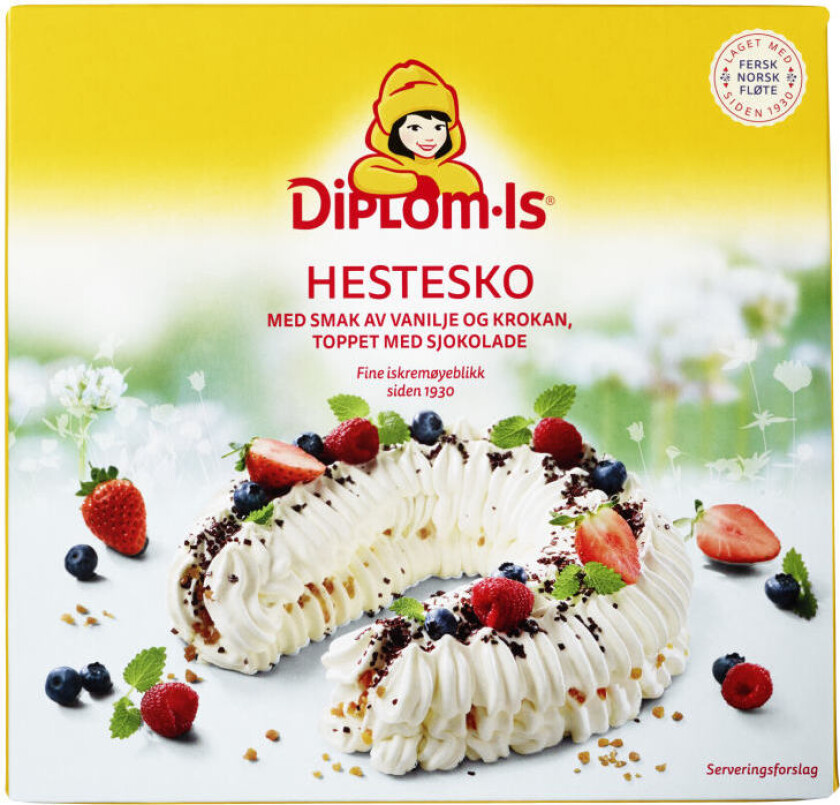 Hestesko Iskake Fløteiskrem med vaniljesmak, tilsatt krokan og pyntet med sjokoladebiter.