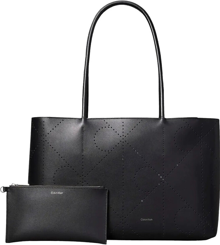 Bilde av Emblem Aop Perfor Lthr Tote - Black - ONE SIZE