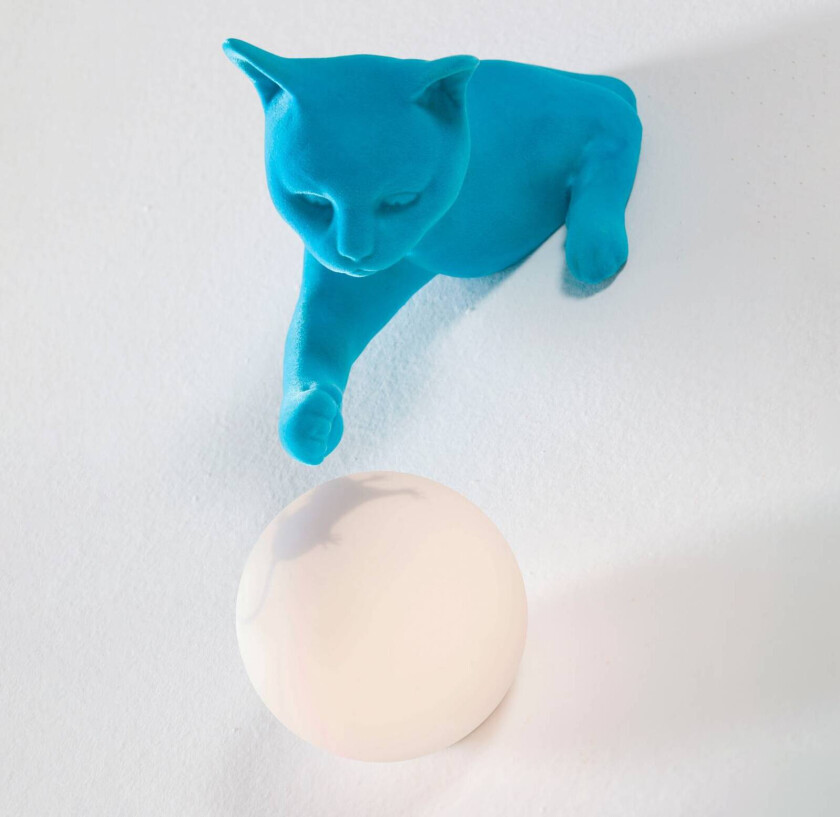 vegglampe Maoo, keramikk lyseblå, glass, kattefigur