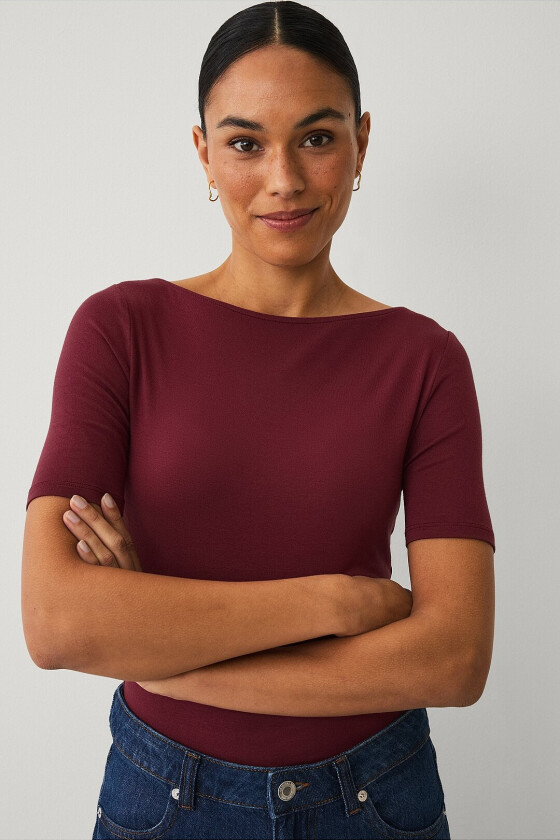 Topp med båthals - Rød