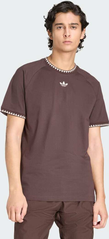 CHEST STRIPES ENGINEERED COLLAR T-SKJORTE