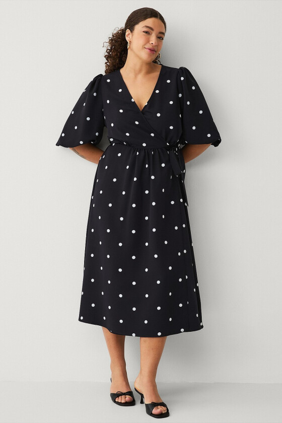 Omslagskjole med puffermer - Svart