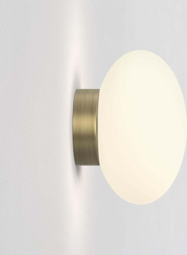 Zeppo vegglampe - Børstet messing / Opal
