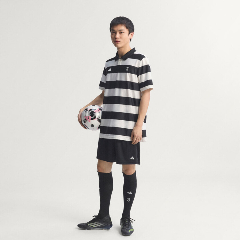 Bilde av Juventus X Sgura Fjerdredrakt 2025/26 Authentic - adidas, størrelse Medium