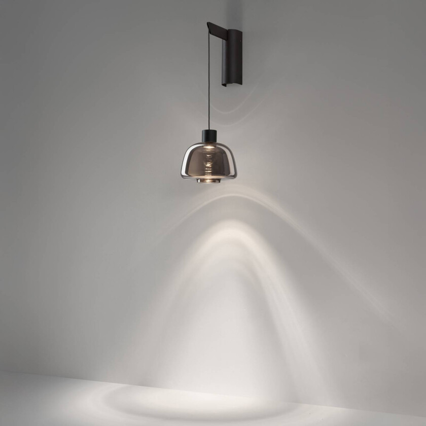 LED-vegglampe Drep A/01, røykgrå, glass, 2700 K