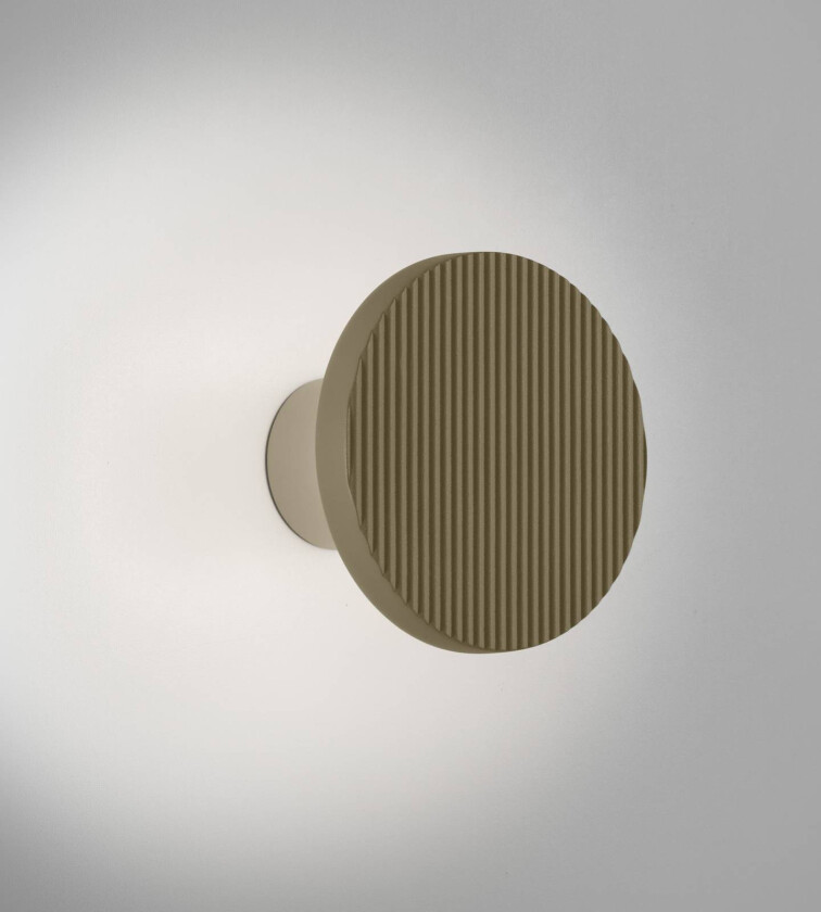 LED-vegglampe Arid A/01 oliven CCT 2.200-2.700 K IP44