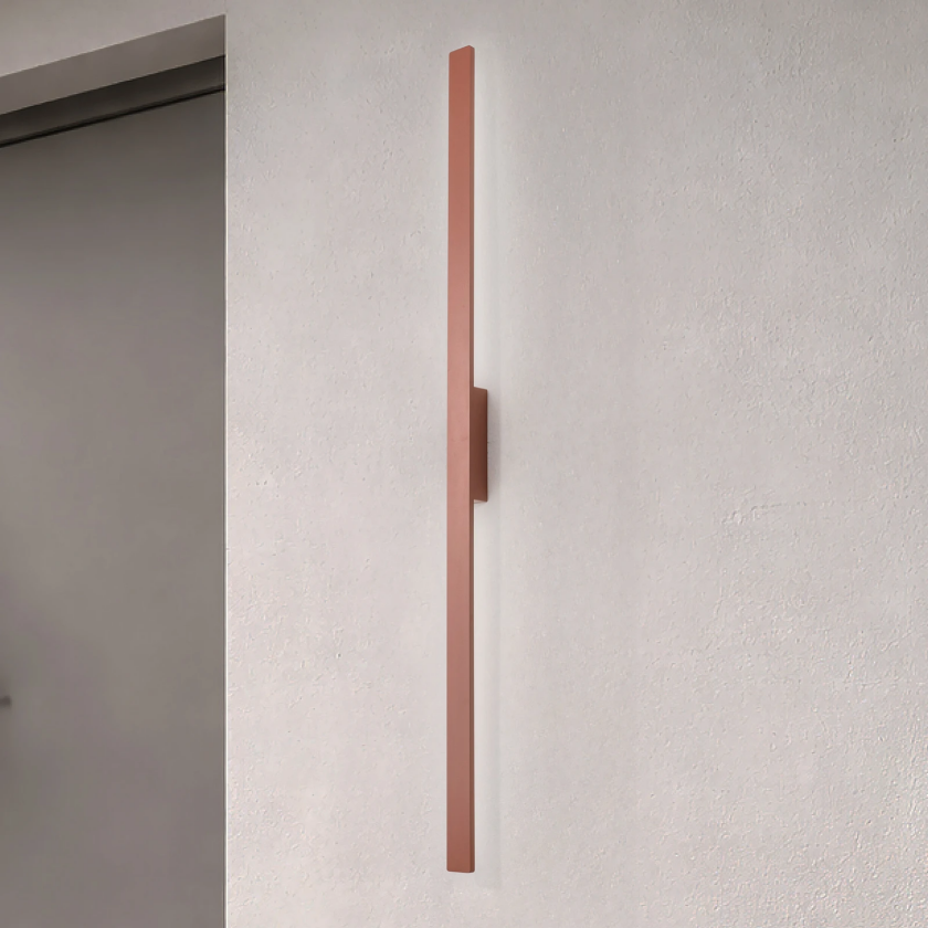 LED-vegglampe Demi L, teglrød, aluminium, høyde 144 cm, IP54