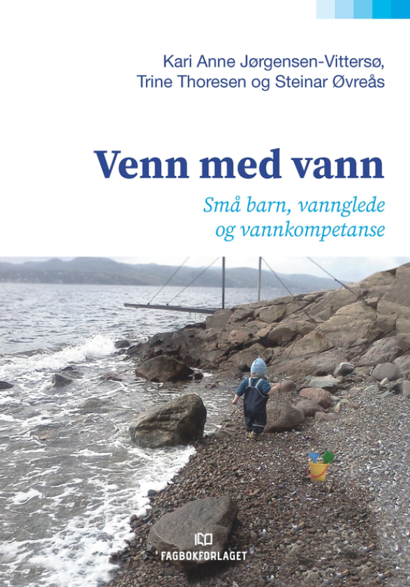 Venn med vann små barn, vannglede og vannkompetanse