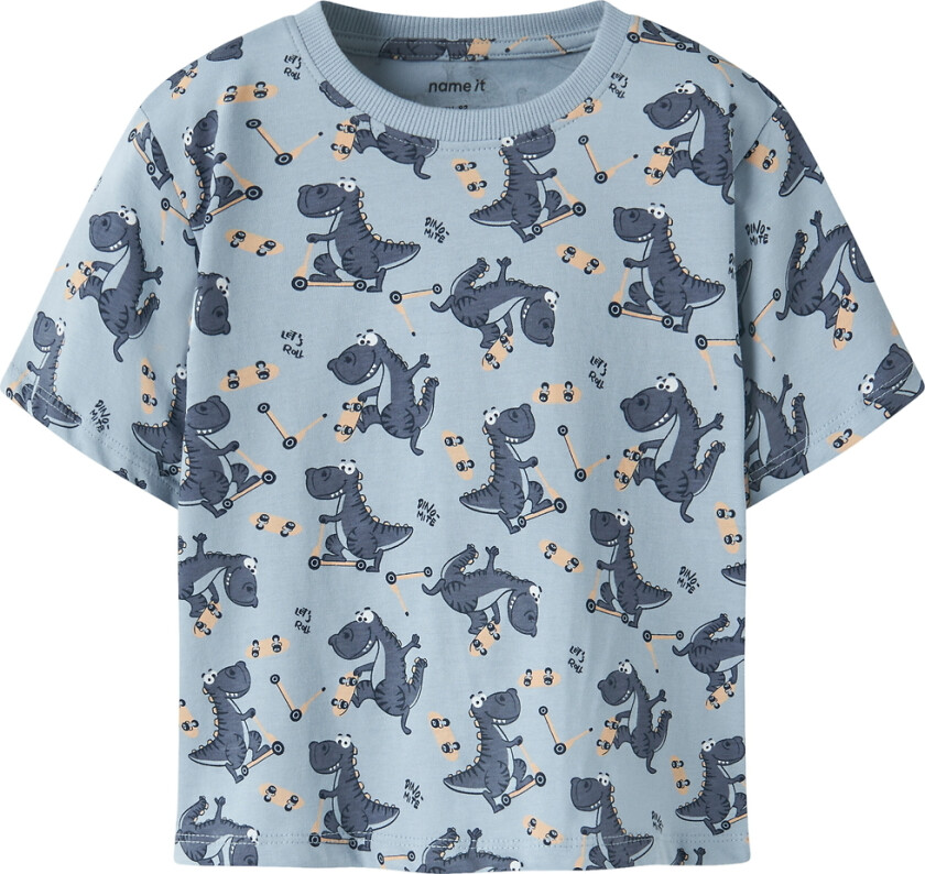 T-skjorte - NmmWalther - Blue Fog/Dino Skøyter - - 4 år (104) - T-skjorte