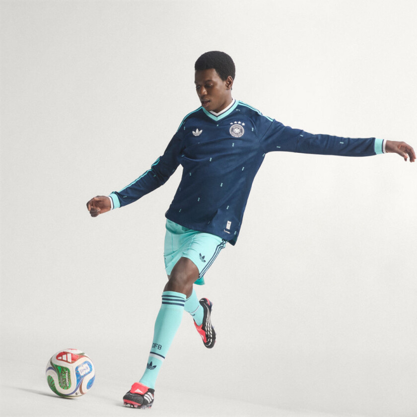 Tyskland Bortedrakt World Cup 2026 Authentic Langermet - adidas, størrelse Medium