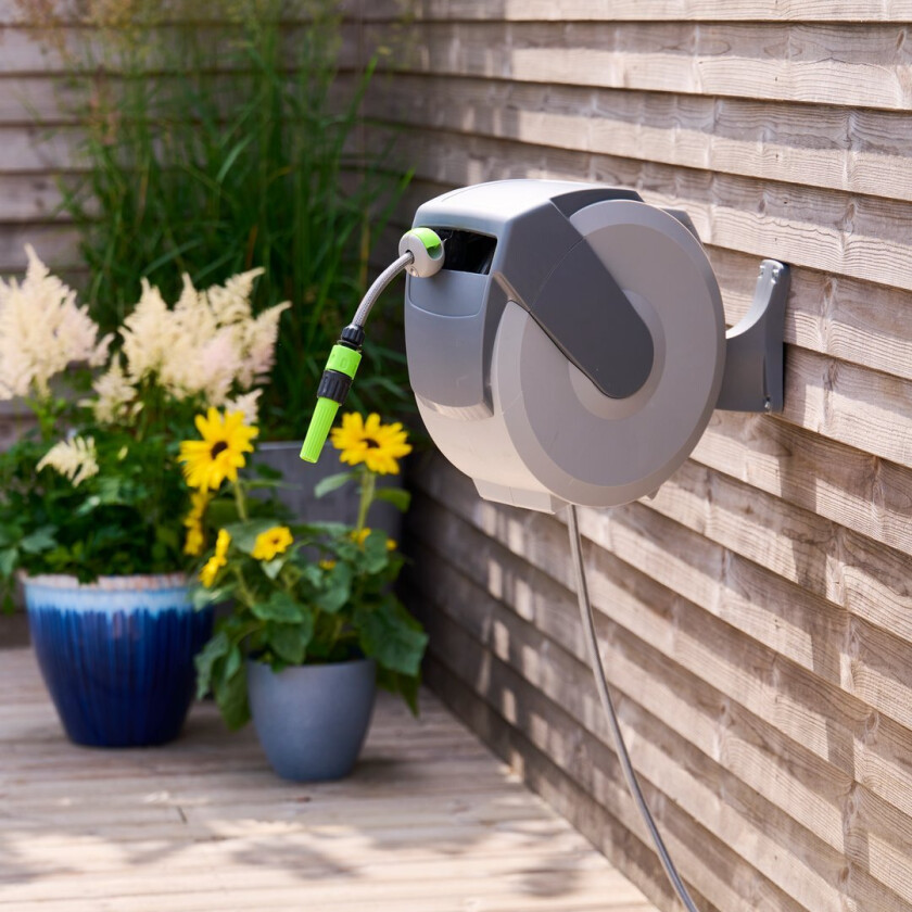 veggmontert slangetrommel 30 m