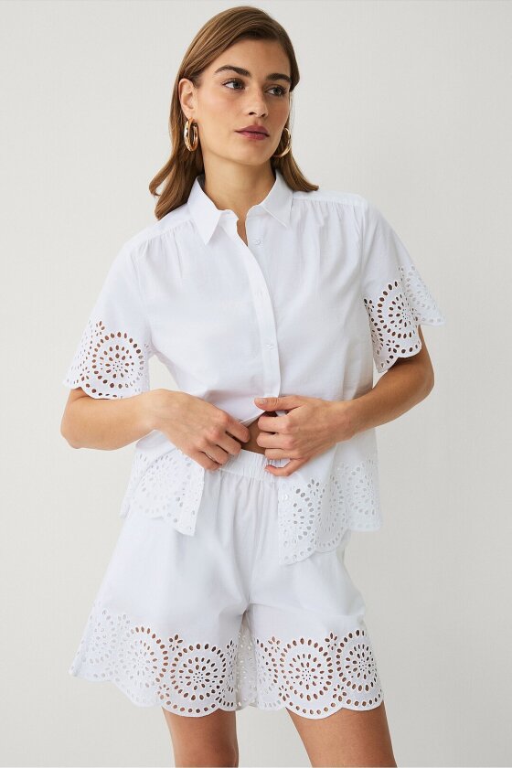 Shorts med broderie anglaise - Hvit