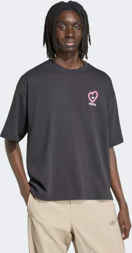 V-DAY BIG HEART GRAPHIC T-SKJORTE